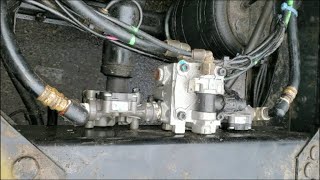 Volvo D13 modulator ABS valve replacement [upl. by Uy]