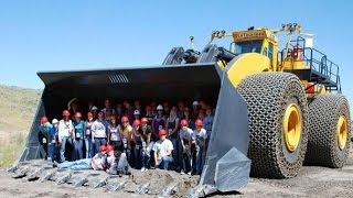 LeTourneau L2350  The Biggest Wheel Loader in The World [upl. by Namhar]